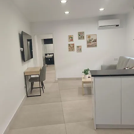 Edificio Manez - Bajo Apartamento La Línea de la Concepción